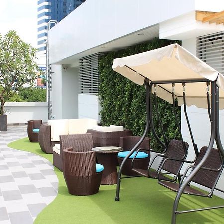 The Moonite Boutique Hotel Bangkok Exterior photo